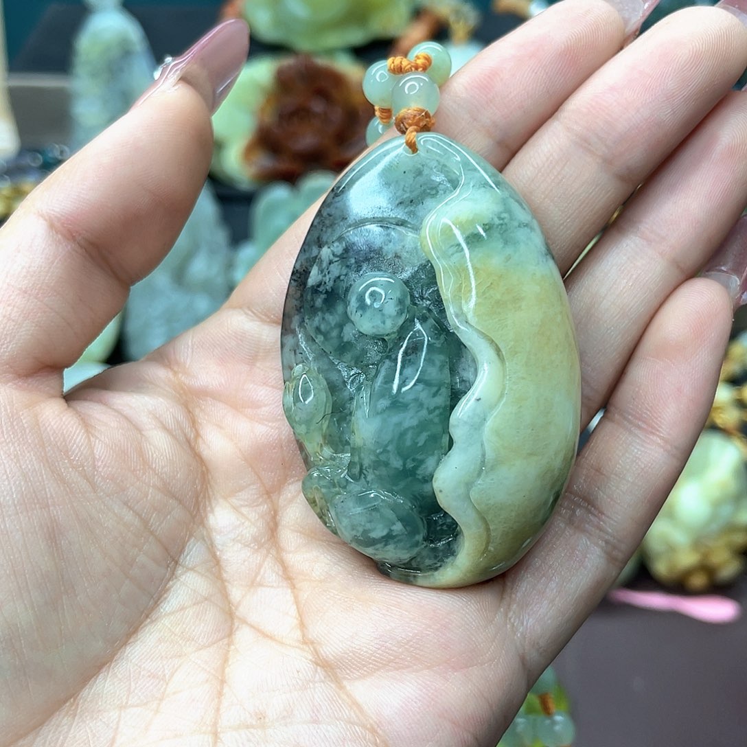 蛇纹石玉挂件未镶嵌