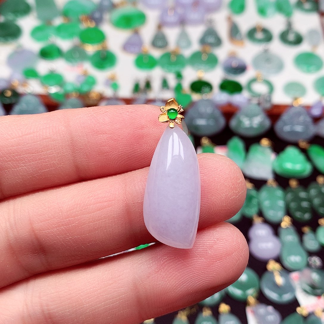 翡翠18K金镶嵌颈饰