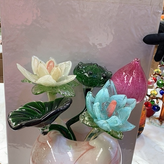 琉璃花瓶高45厘米宽9厘米