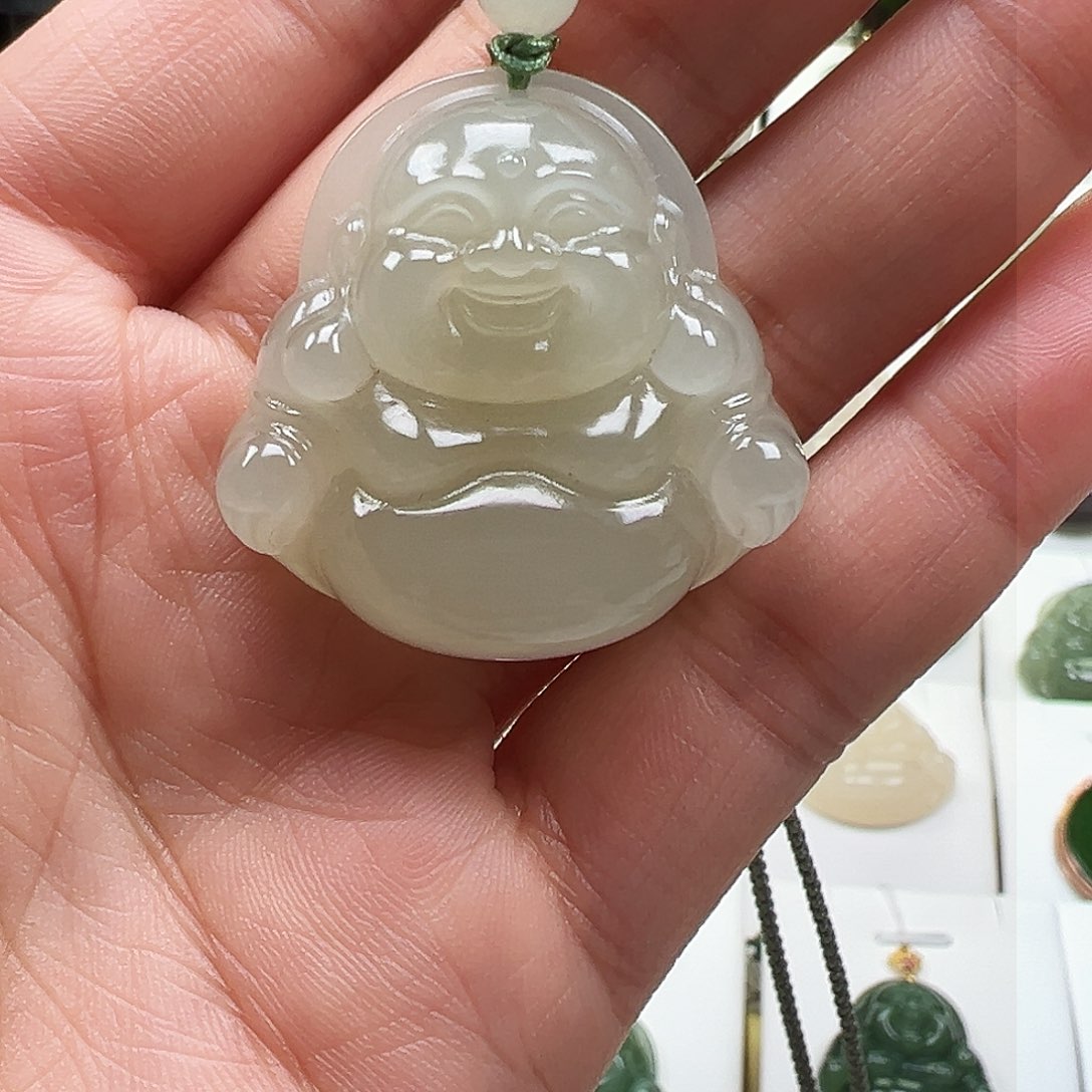 和田玉颈饰未镶嵌?****跑