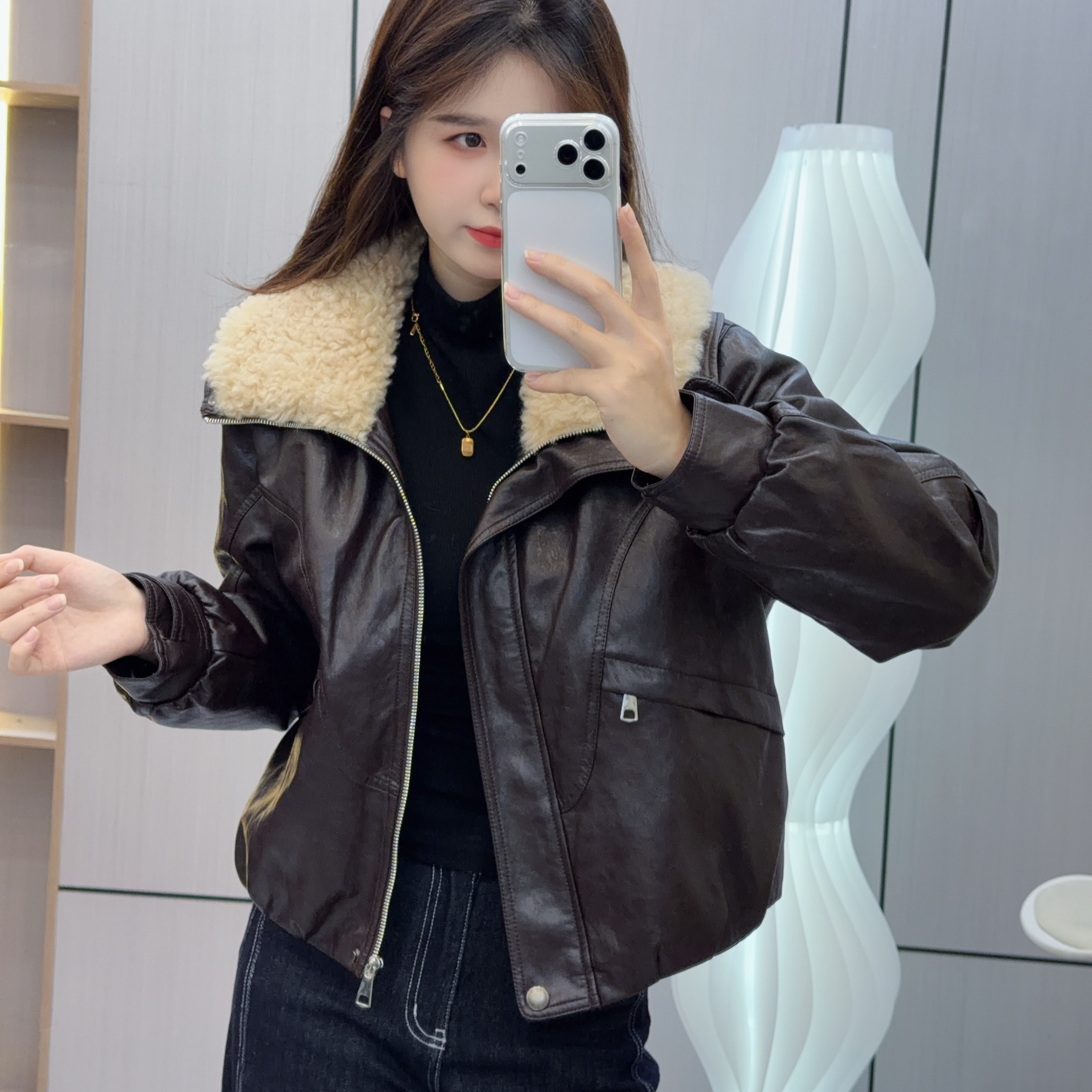 7700 大翻领拉链款加绒加厚皮衣外套女