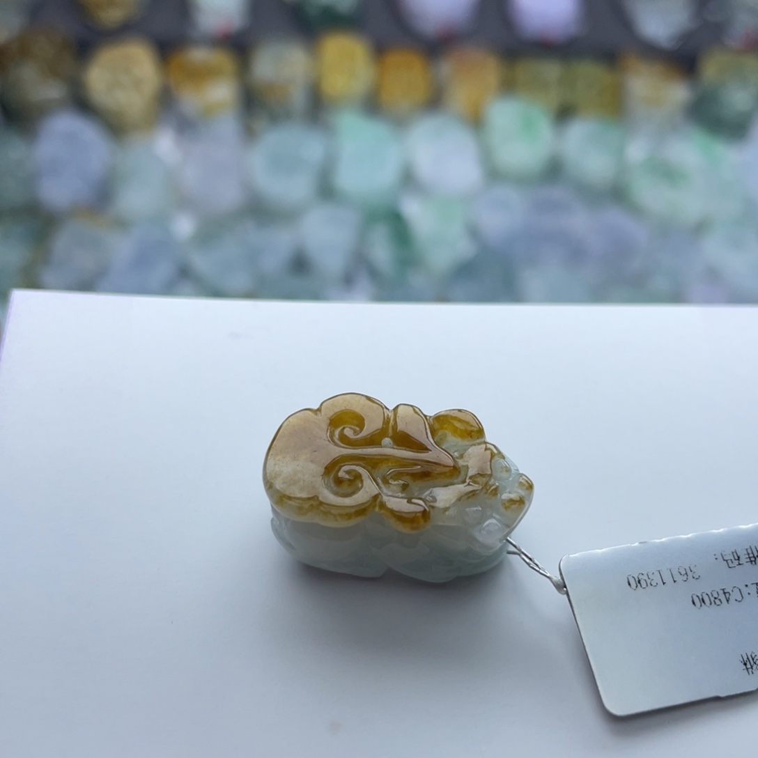 翡翠颈饰未镶嵌貔貅