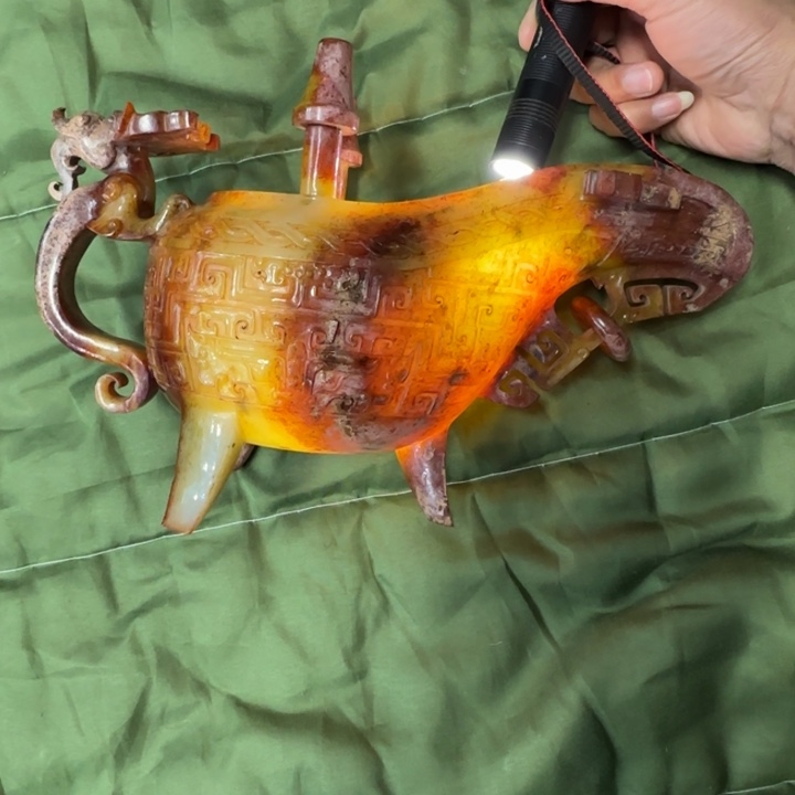 和田玉（糖玉）未镶嵌摆件