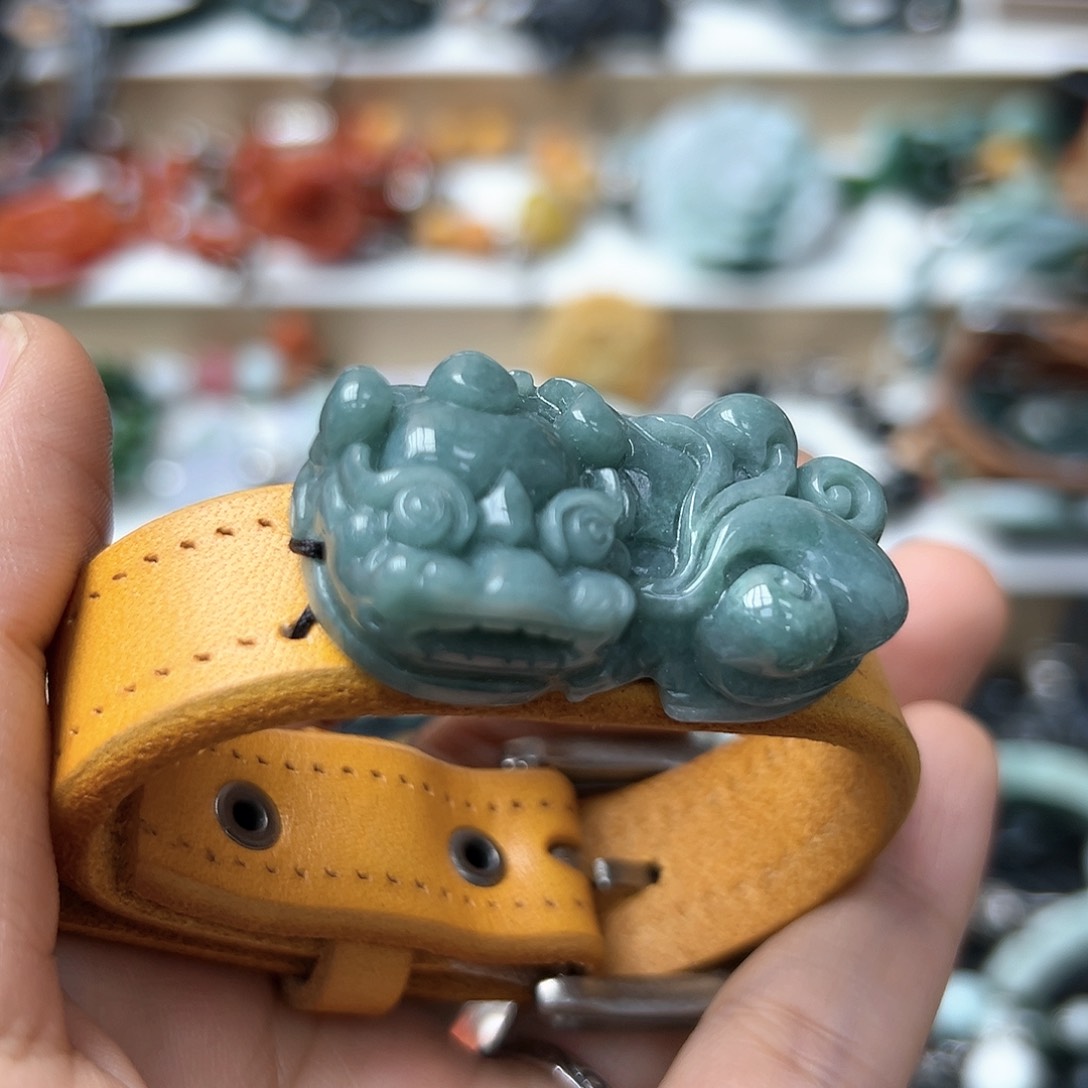 翡翠颈饰未镶嵌手串