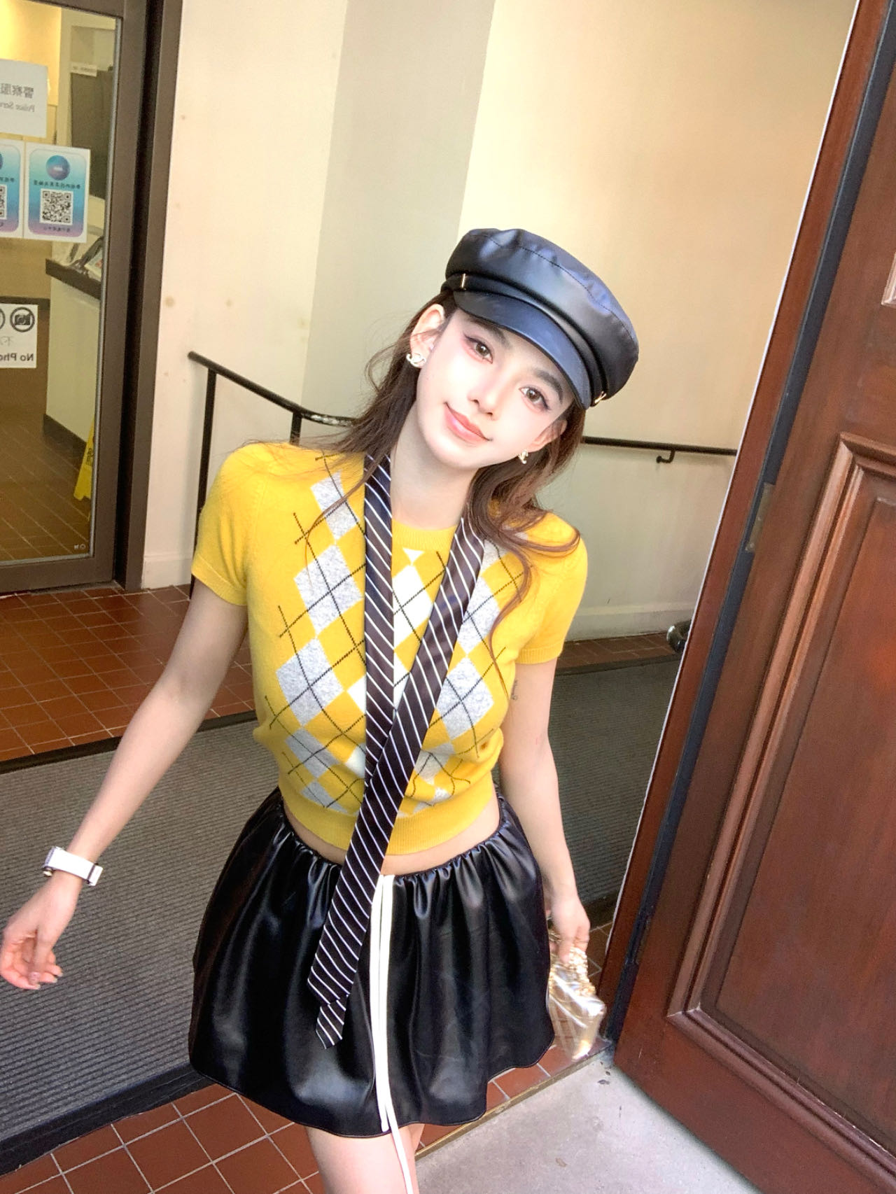 Momoshero【miu系留学生】25ss新色系——100%绵羊毛菱格短袖