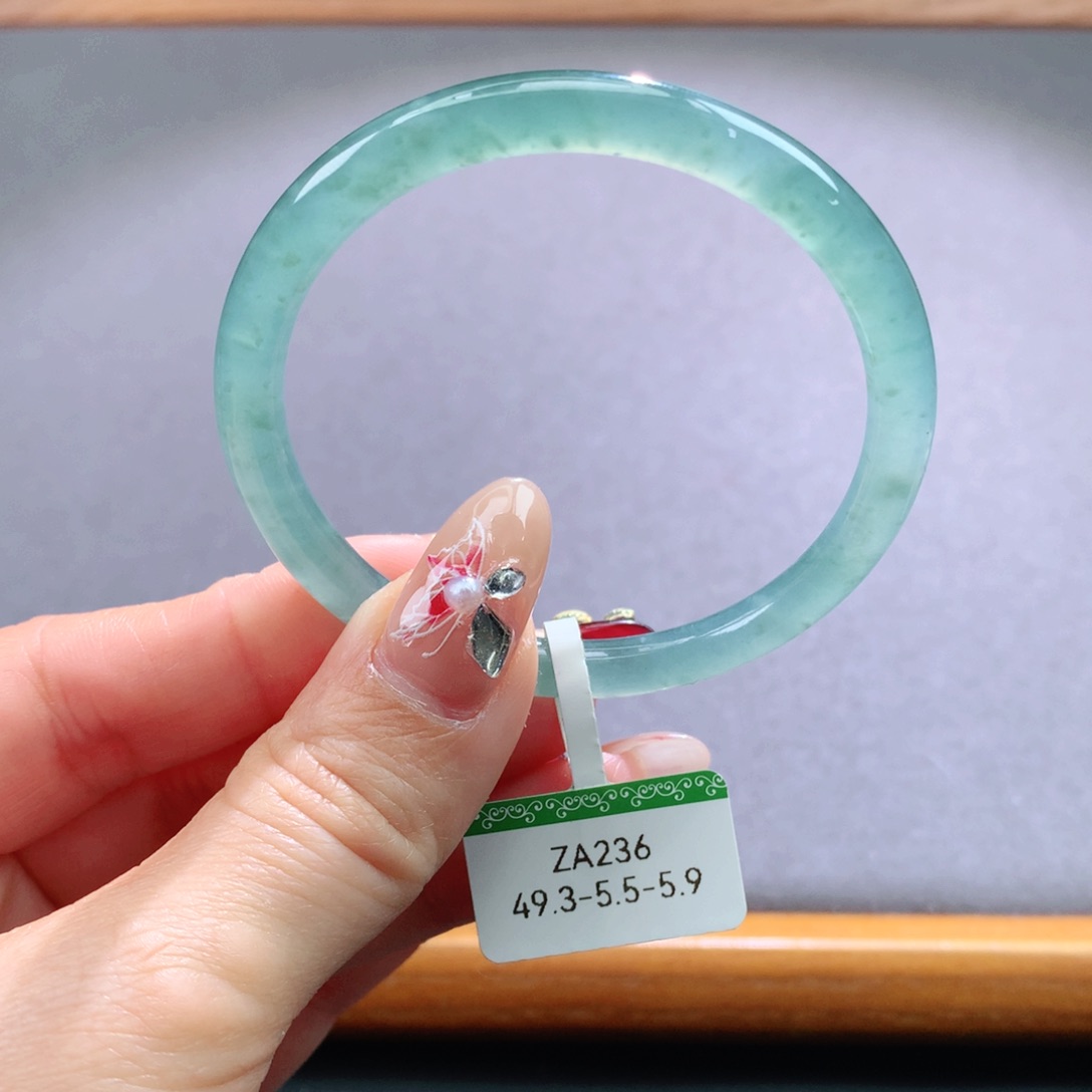 翡翠手镯未镶嵌天然翡翠手镯叮当镯