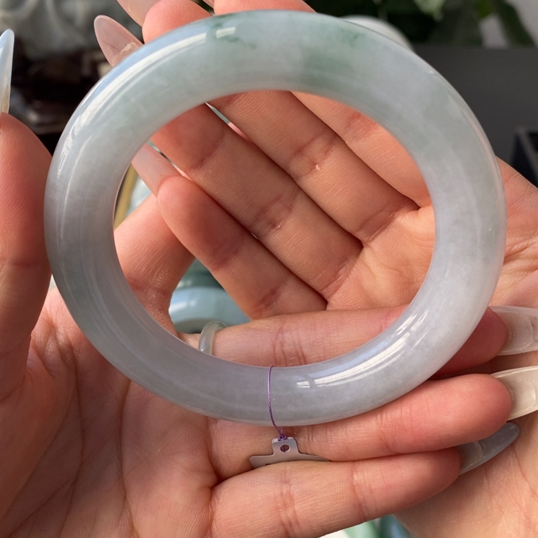 翡翠手镯未镶嵌天然