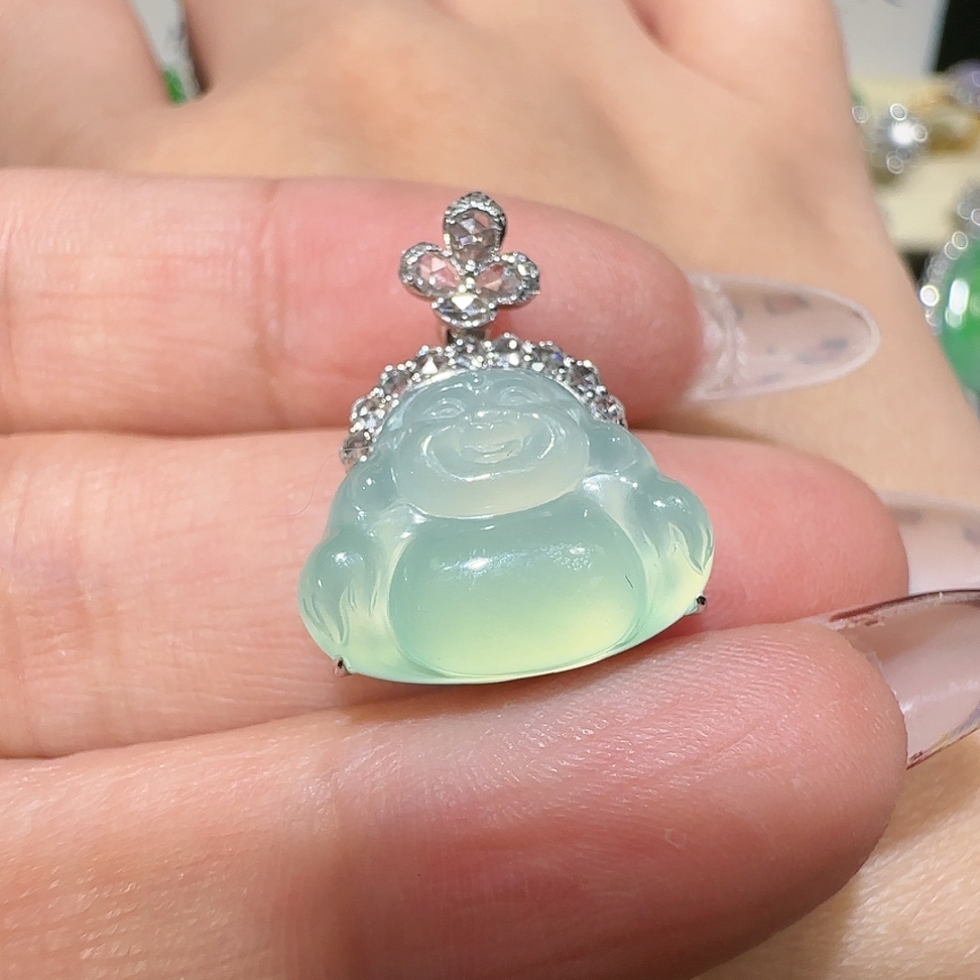 【闪购商品】颈饰18K金镶嵌翡翠