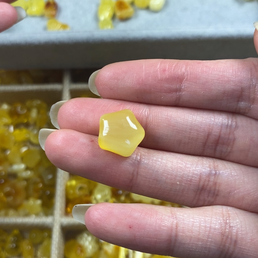 琥珀裸石未镶嵌疯****皮星星