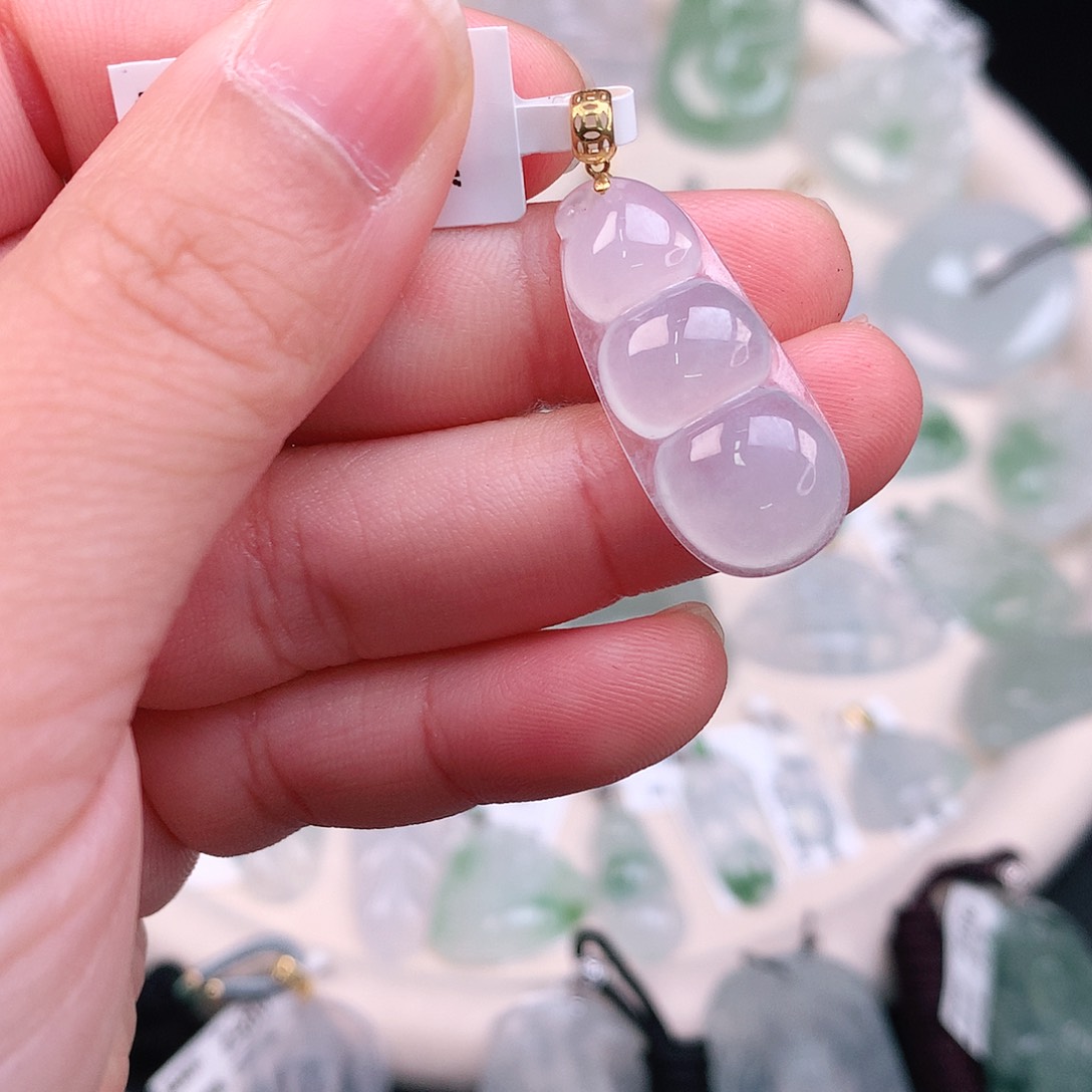 翡翠颈饰18K金镶嵌冰胶豆子