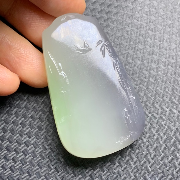 和田玉翠青冰底三色竹节牌子吊坠