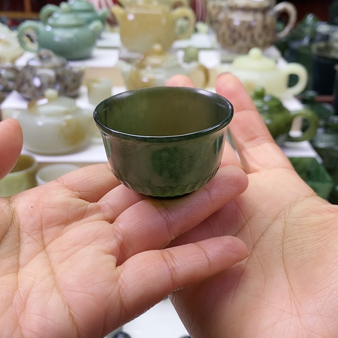 和田玉杯子未镶嵌