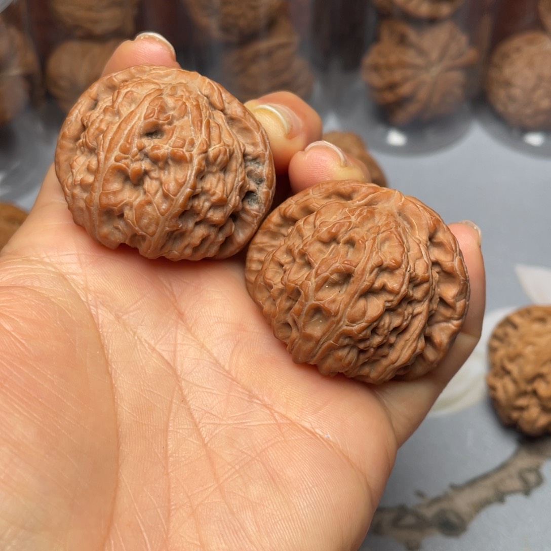 【闪购商品】文玩核桃吊坠球白………