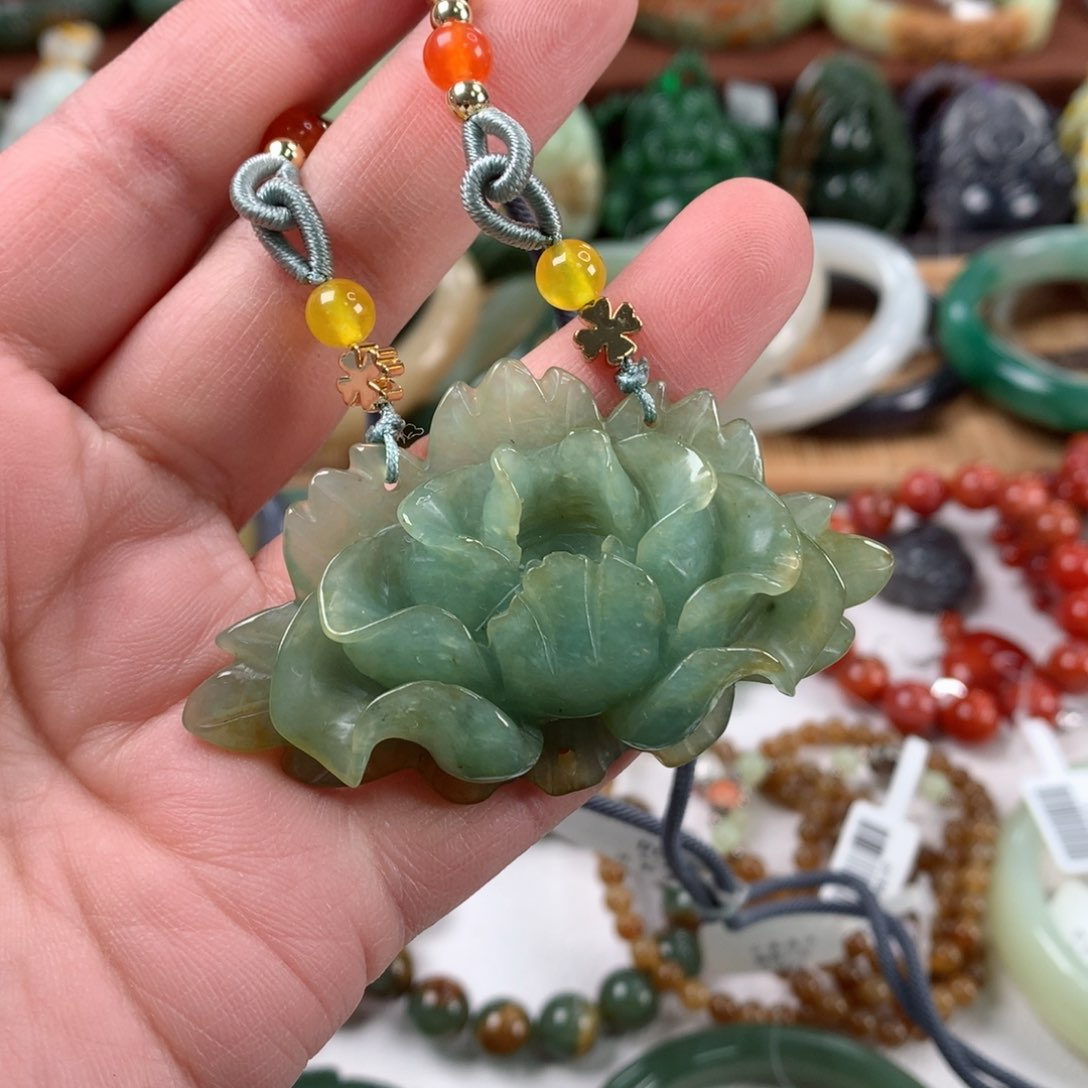 岫玉颈饰未镶嵌吊坠