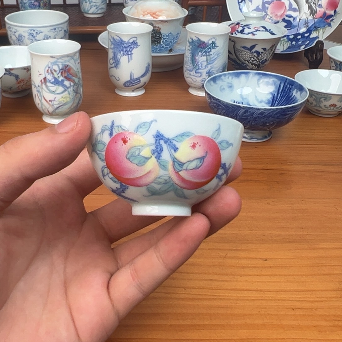 匠质堂斗彩两桃两福鸡心杯