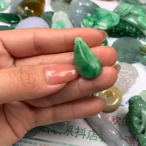 定制翡翠未镶嵌用****？翡翠