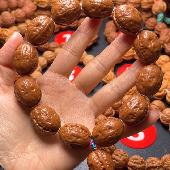 文玩核桃吊坠大枣