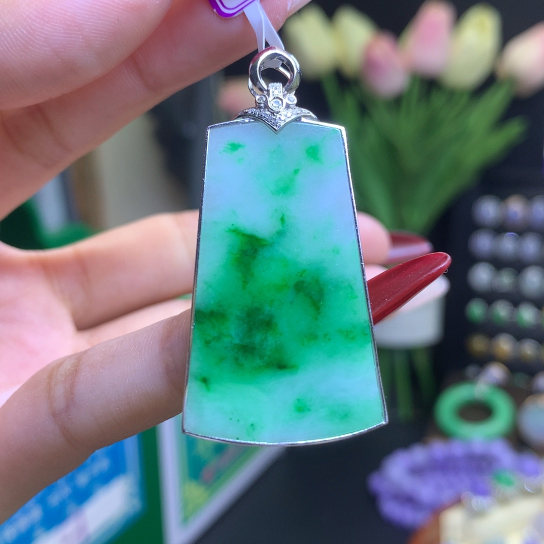 翡翠颈饰18K金镶嵌天然