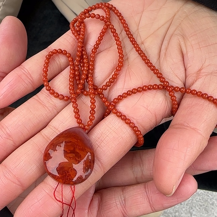 南红玛瑙颈饰未镶嵌