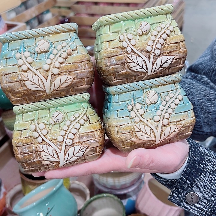 有孔.凑满10元发货多肉陶瓷花盆！