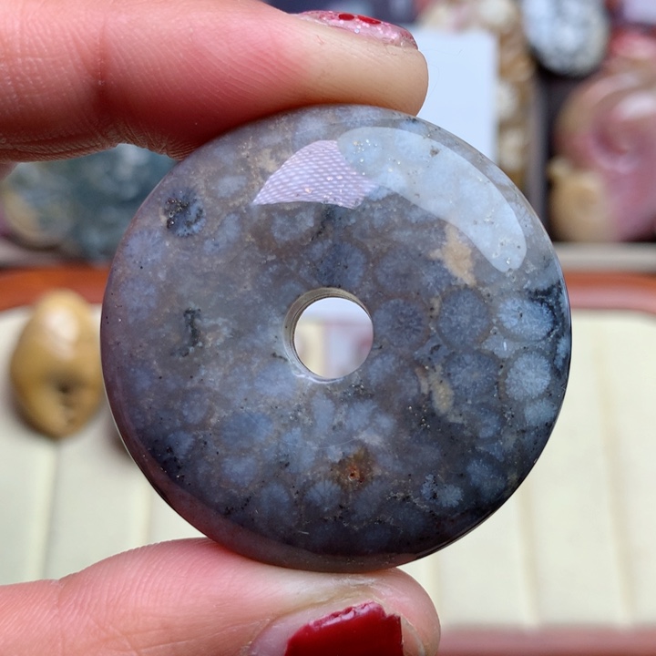 硅化珊瑚（珊瑚玉）颈饰未镶嵌