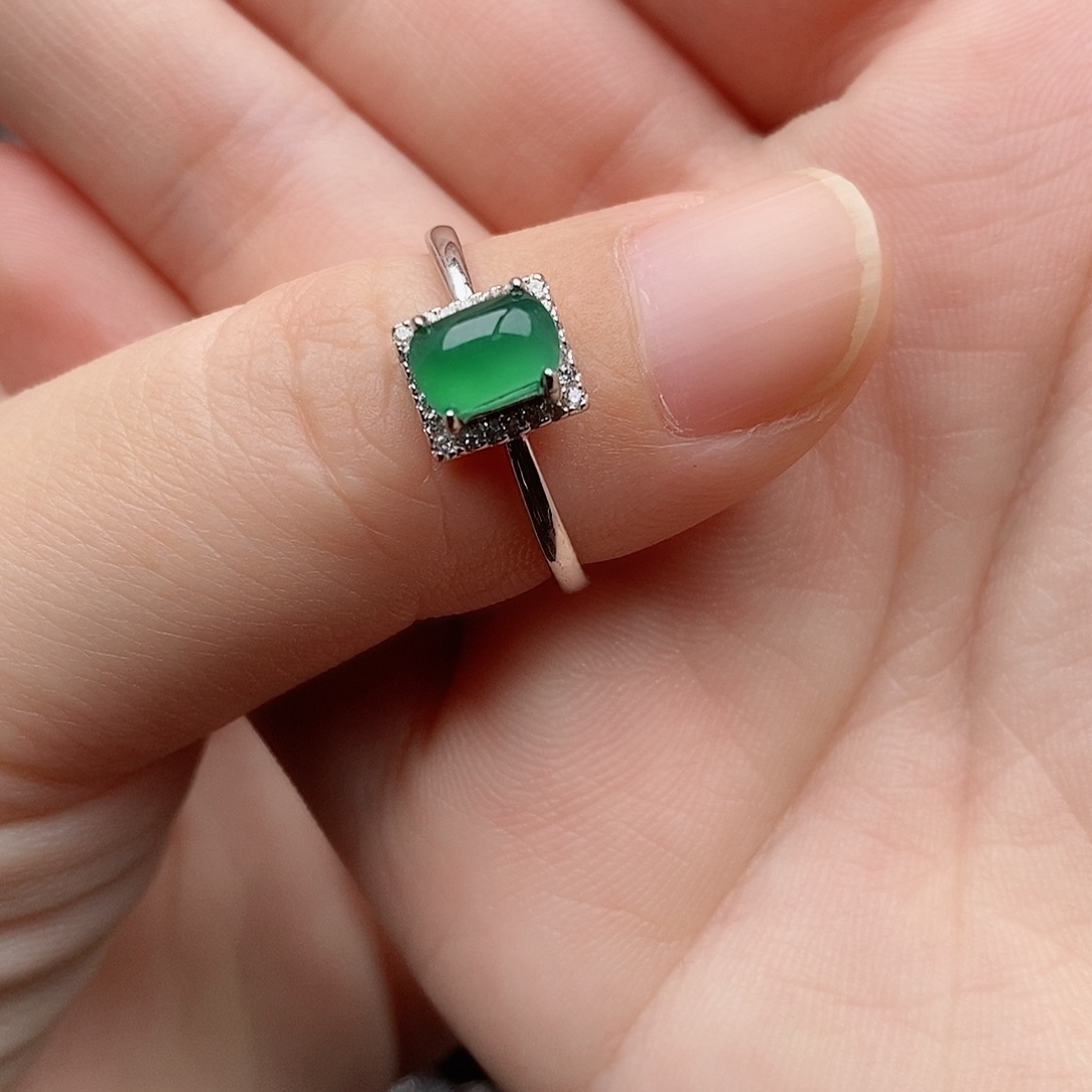 银S925镶嵌戒指翡翠明**?