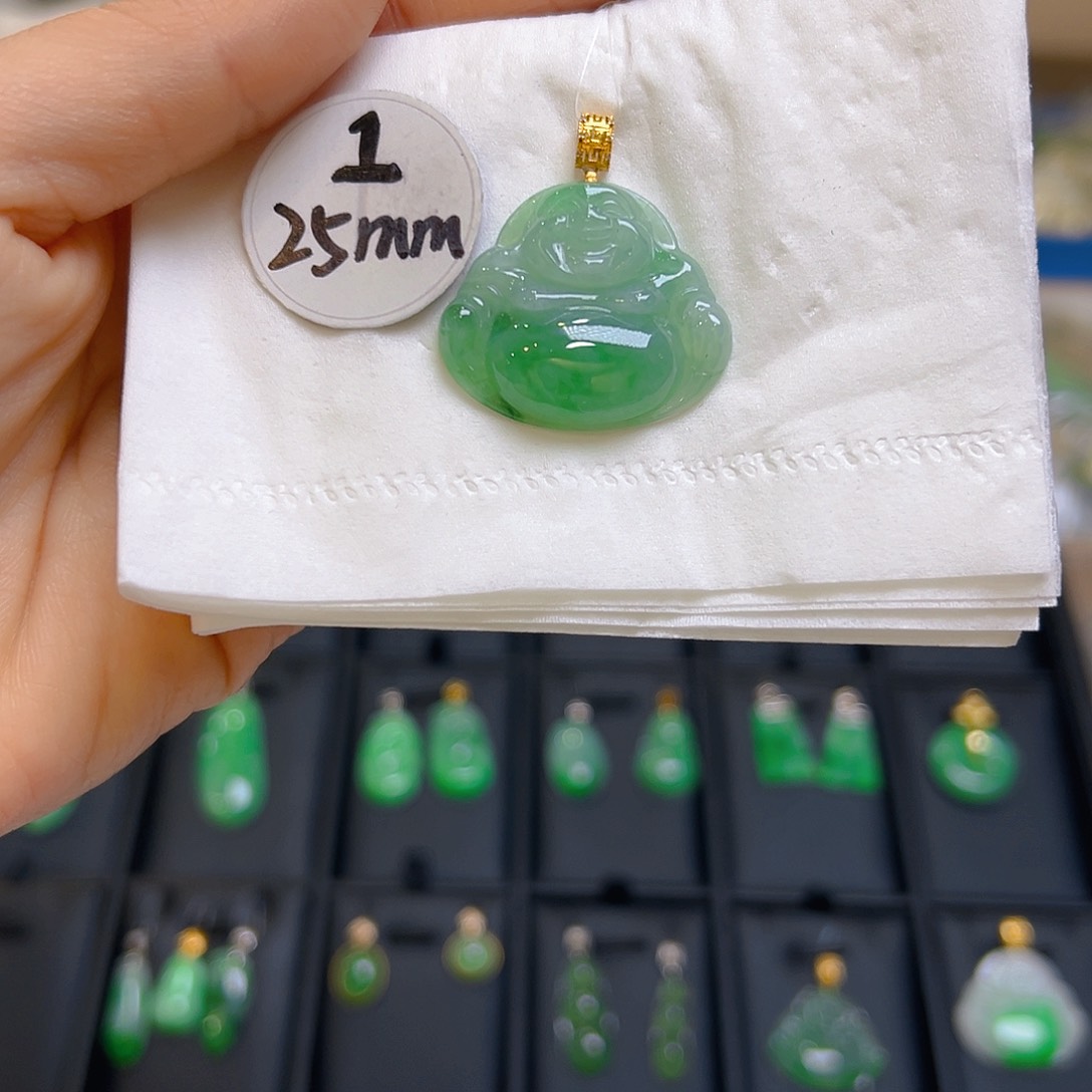 翡翠颈饰18K金镶嵌翡翠