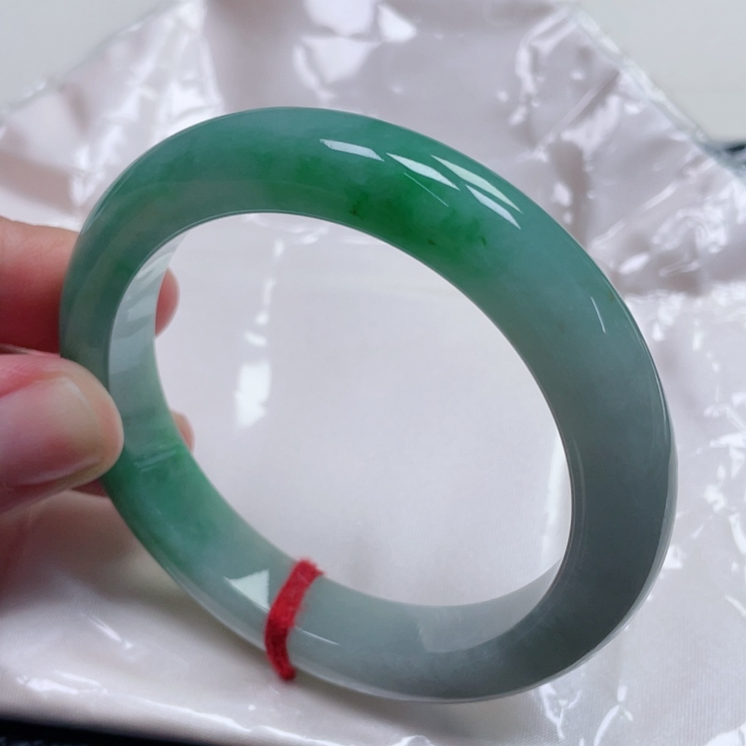 翡翠手镯未镶嵌缅甸翡翠