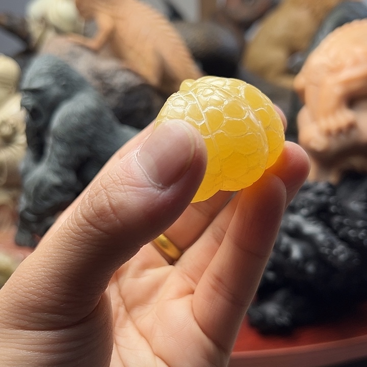 辽宁石半***叔橘子手把件