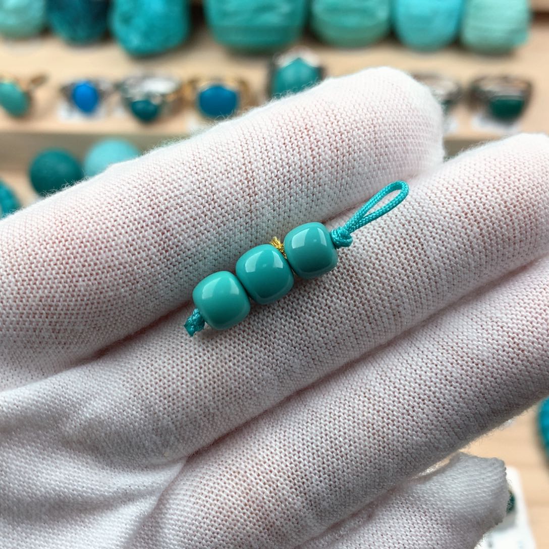 绿松石配饰未镶嵌