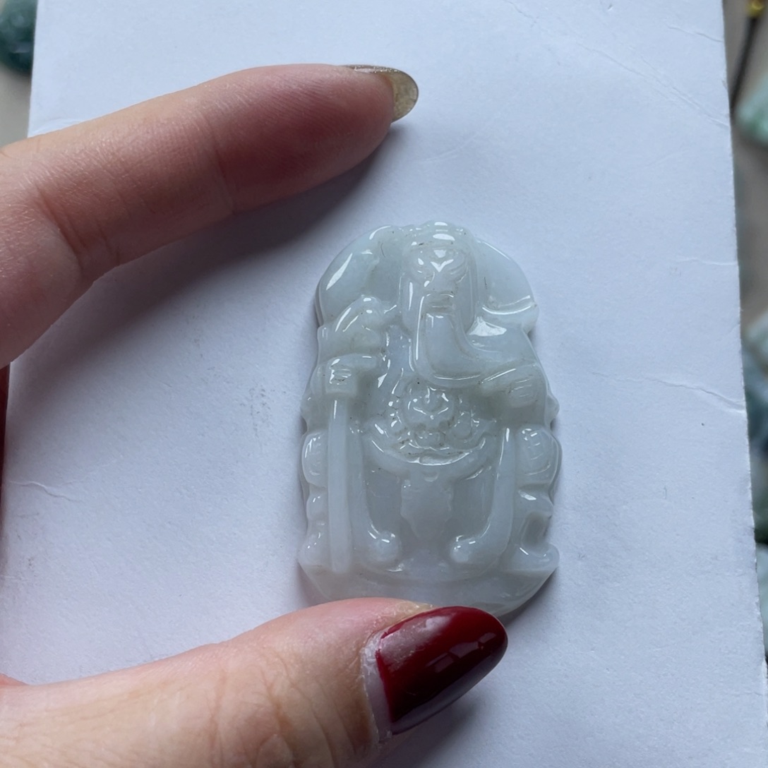 翡翠颈饰未镶嵌关公