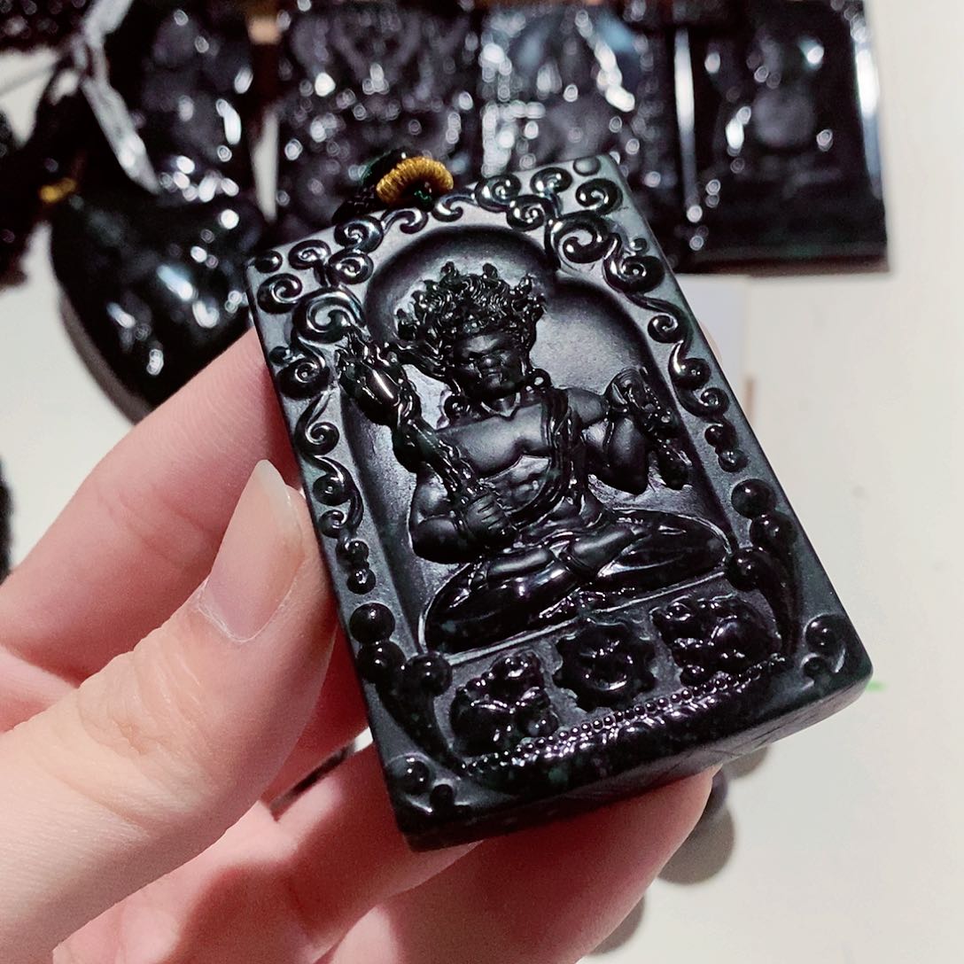 翡翠颈饰未镶嵌翡翠a