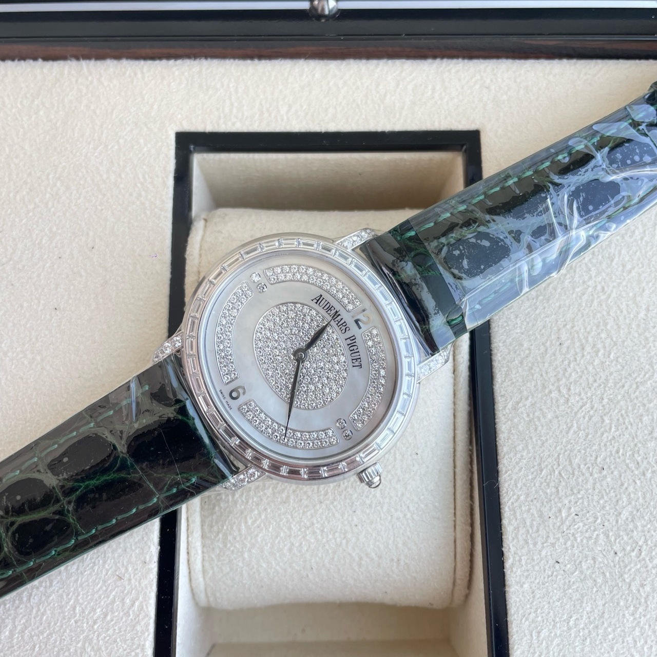 99新 AIPE/爱彼 千禧系列全钻手表15118BC35*39mm单表