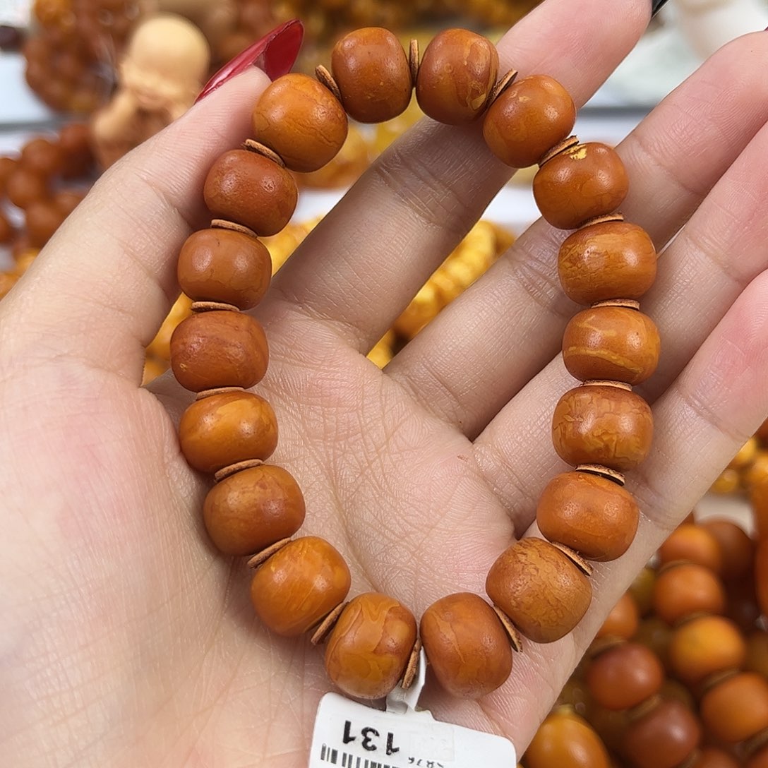 琥珀颈饰未镶嵌蜜蜡