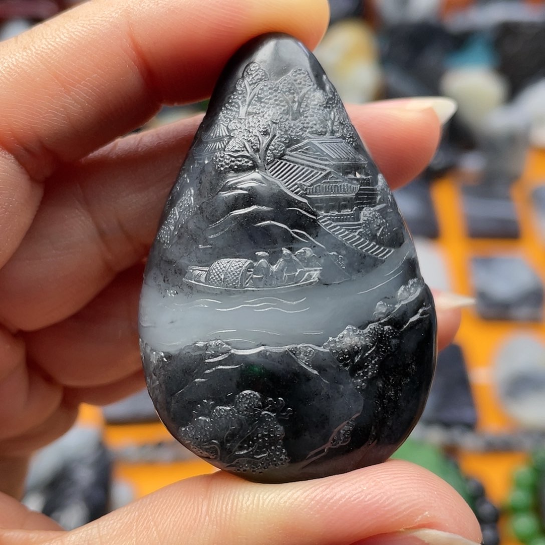 麟***鲜和田玉未镶嵌挂件