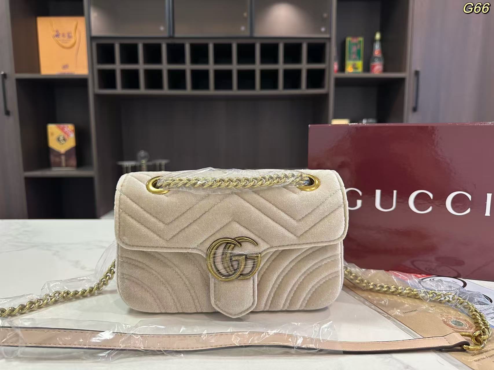 适用于奢商Gucci 马蒙 丝绒  26x22cm收纳包