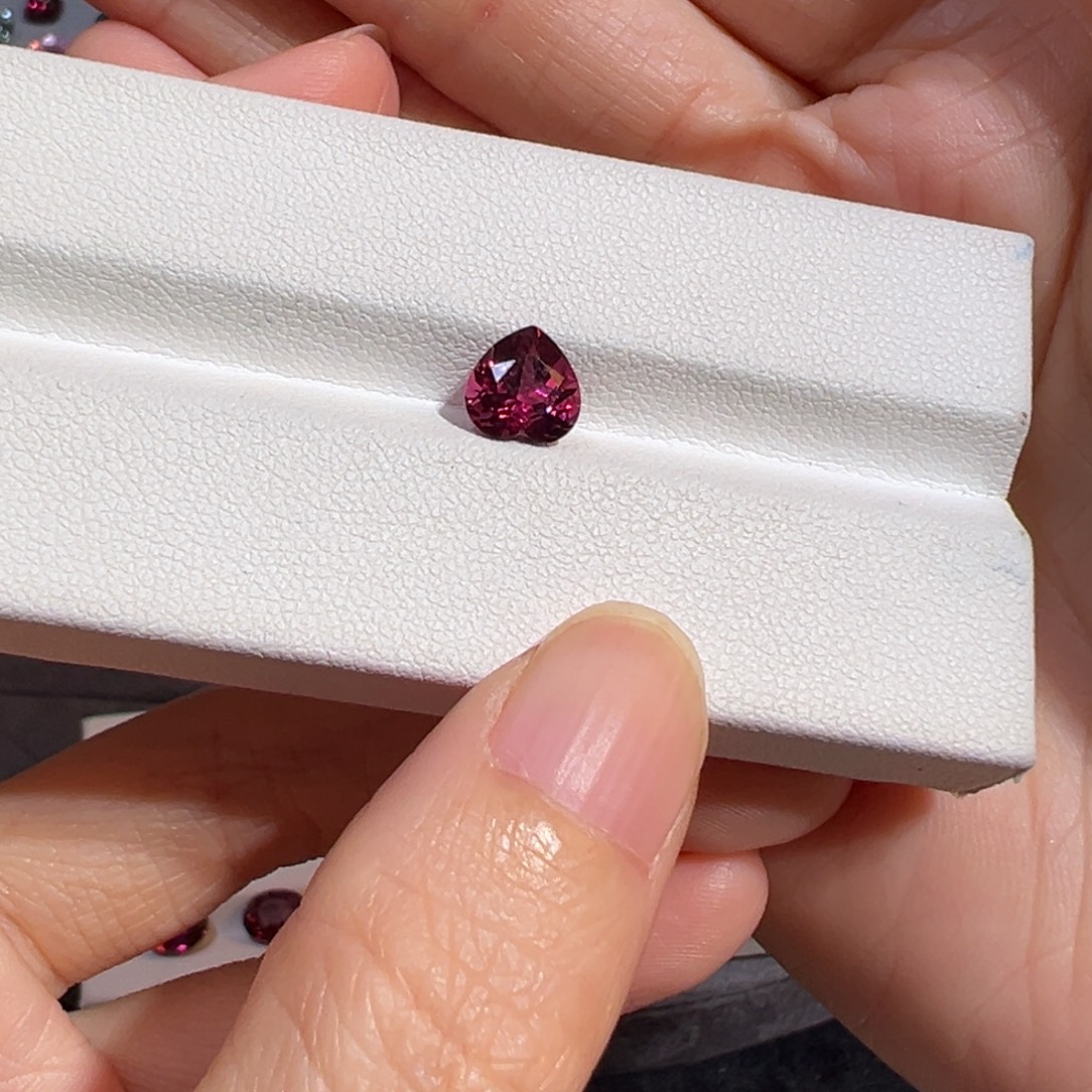 珠宝半成品石榴石未镶嵌1.78ct镁铝