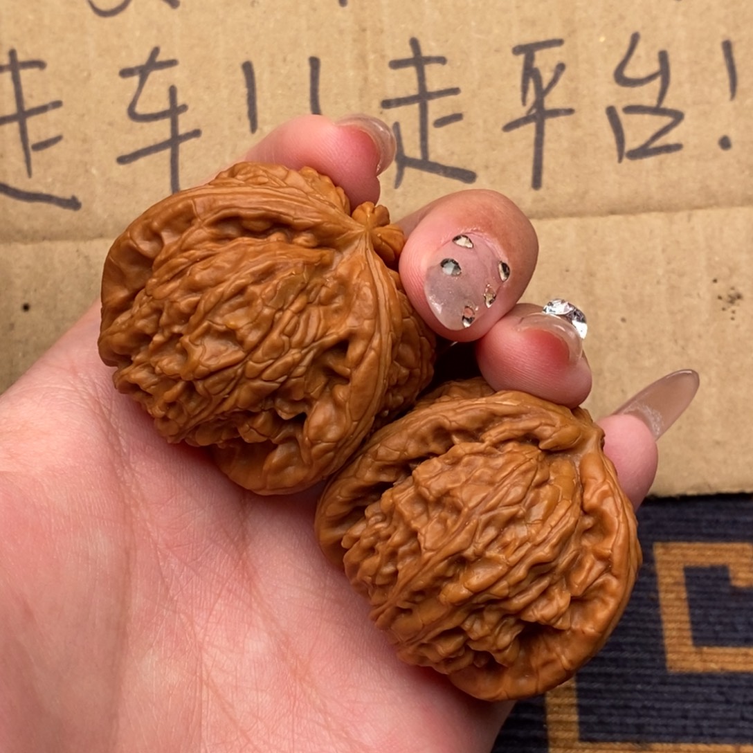 花****吊坠文玩核桃白狮子正奔