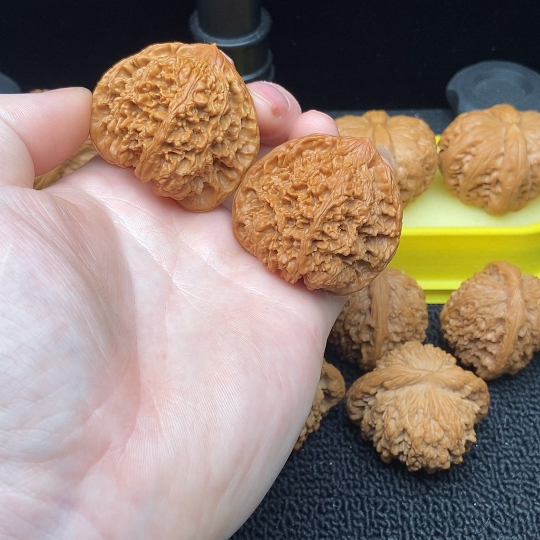 核桃文玩核桃把件满天星46尖微修