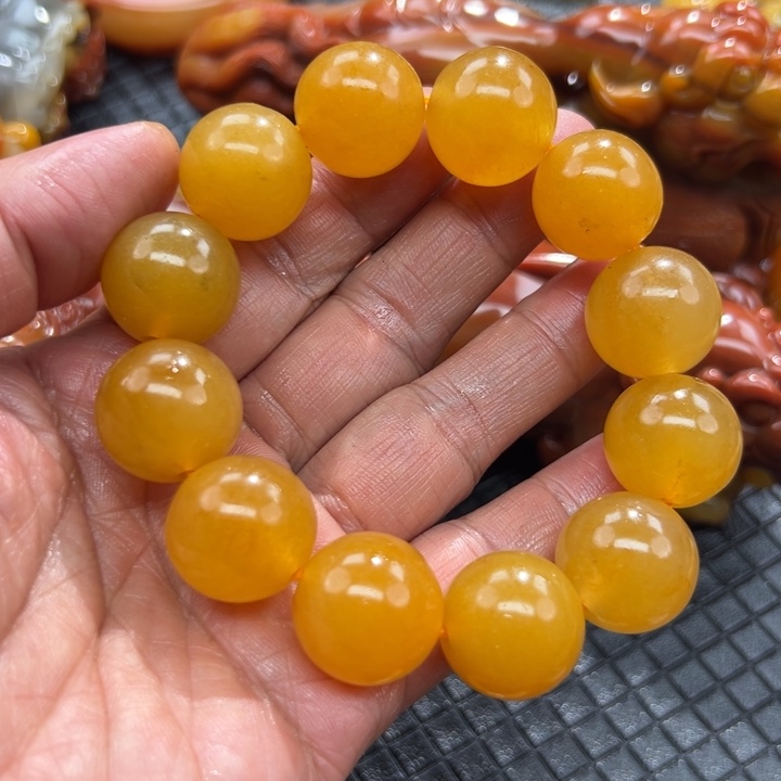 石英质玉（黄龙玉）颈饰未镶嵌