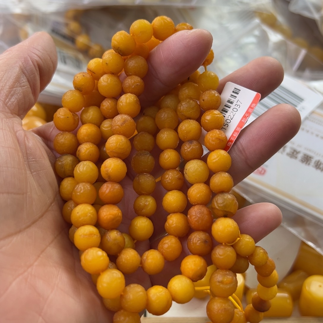 琥珀珠宝奇石未镶嵌