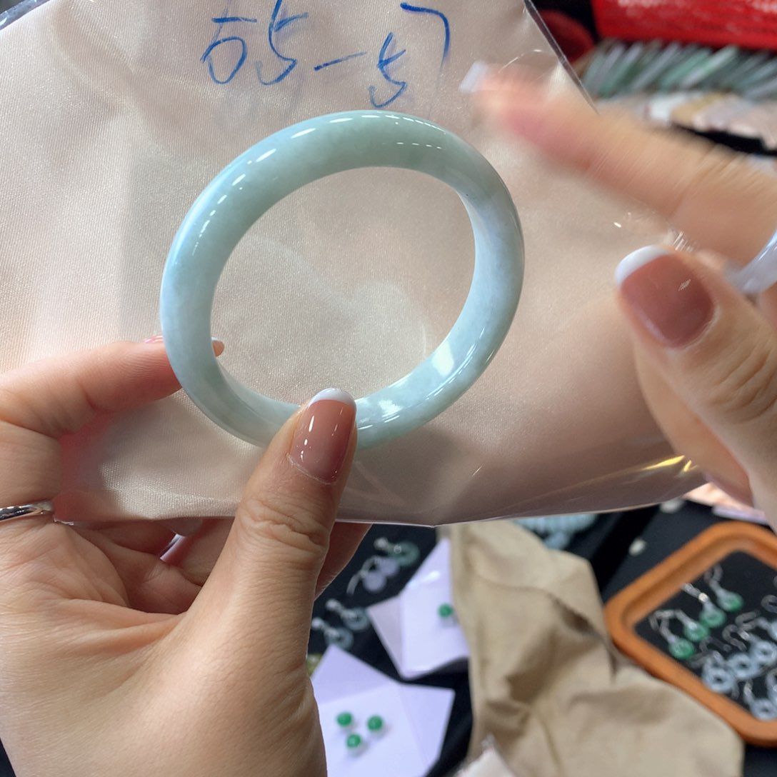 未镶嵌手镯翡翠买断
