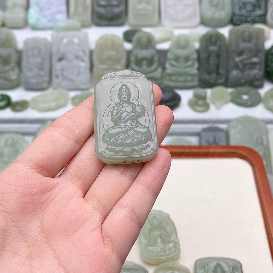 和田玉颈饰未镶嵌雨*