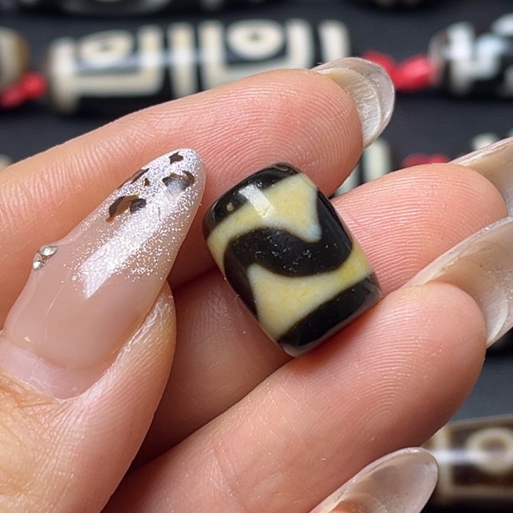 洪***生玛瑙/玉髓未镶嵌颈饰