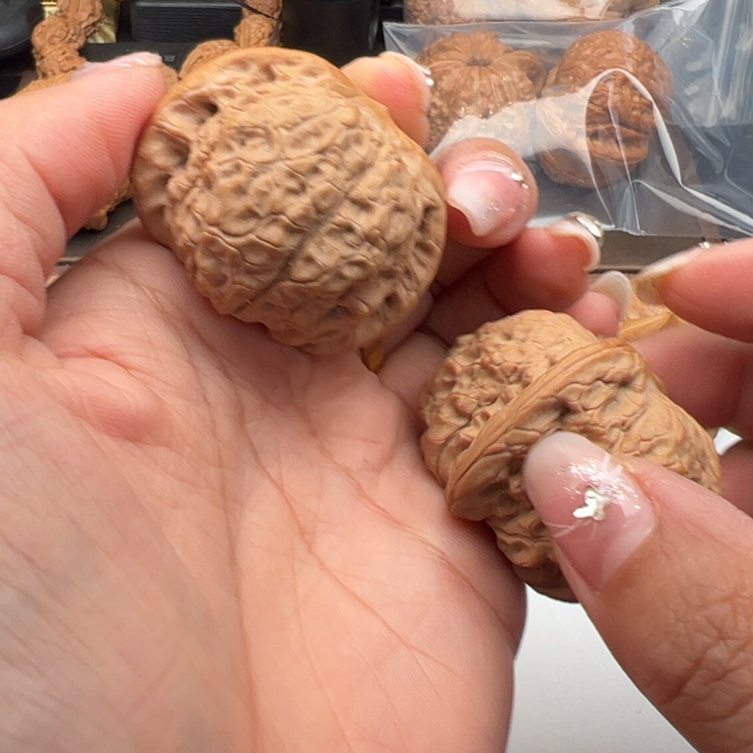 文玩核桃把件血麒麟