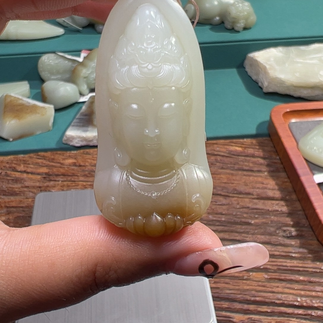 和田玉未镶嵌颈饰