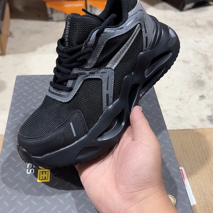 41码防砸防刺劳保鞋。