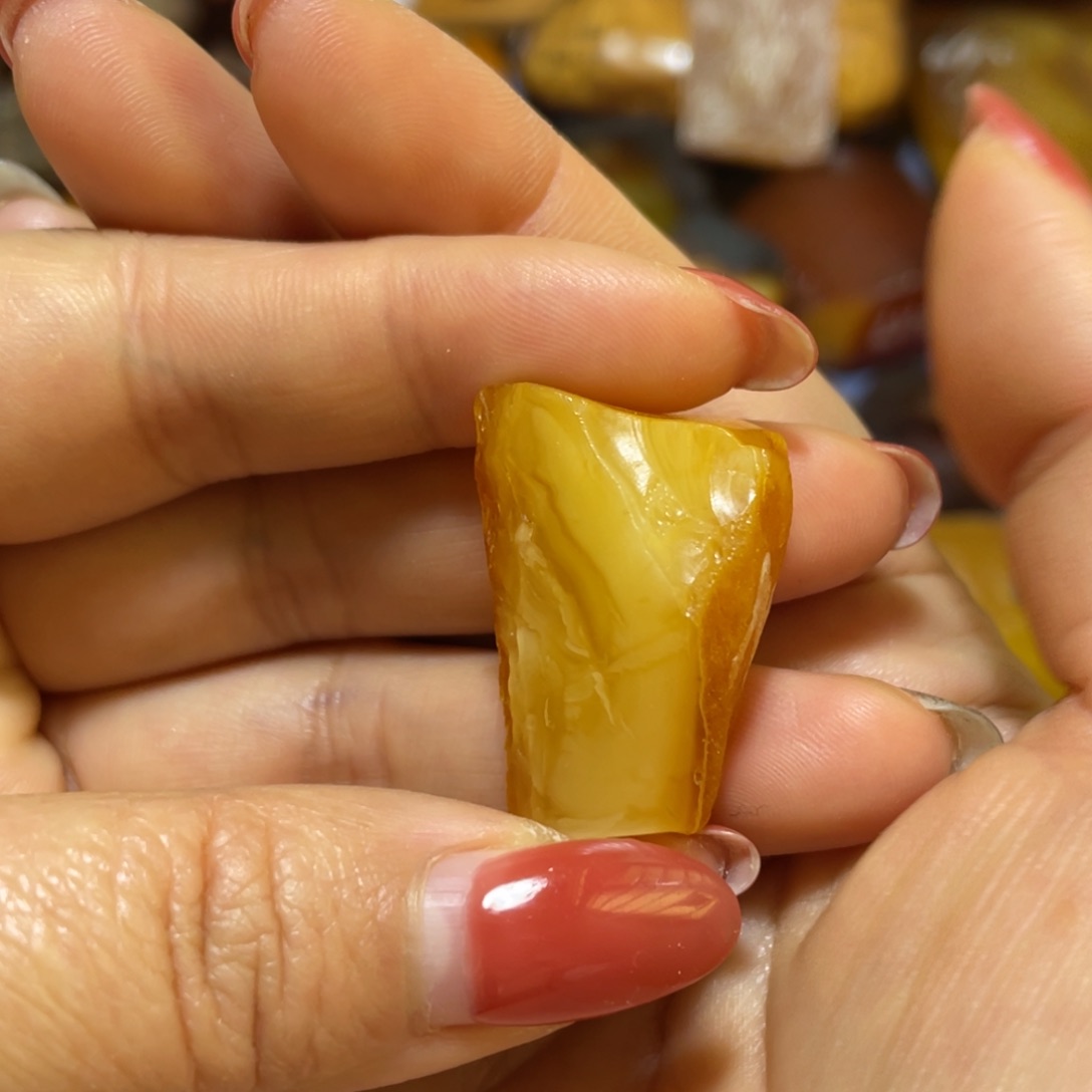 定制琥珀未镶嵌原石