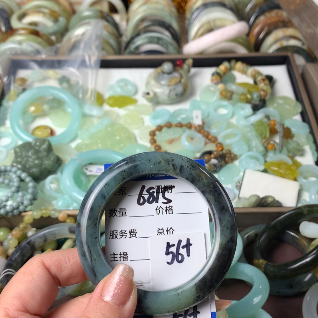 蛇纹石玉手镯未镶嵌6815