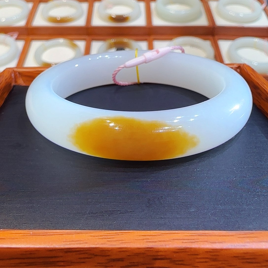 和田玉手镯未镶嵌且末一口金红糖50 51 52